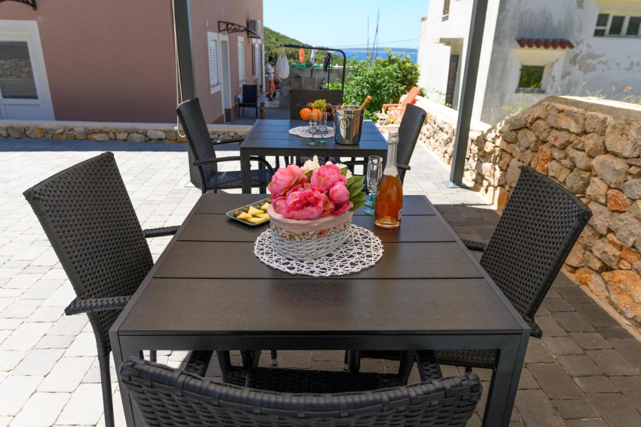 Apartments Forever Miholascica Exterior photo